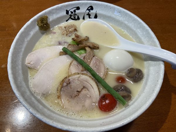 「特製純白湯らぁめん」@らぁめん冠尾 恵比寿西店の写真