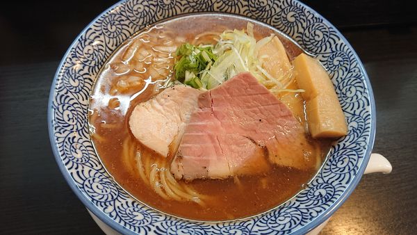 「あご出汁中華そば（中太麺）＋ラーパスで大盛」@麺屋 㐂助の写真