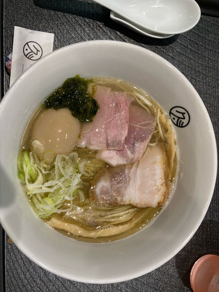 「味玉塩そば」@らーめん 久遠の写真