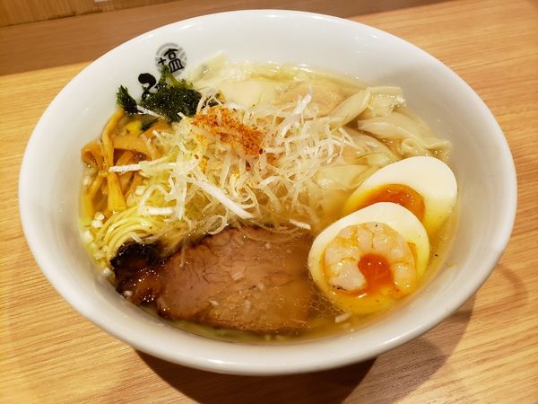 「塩わんたん麺　塩玉」@ひるがおの写真