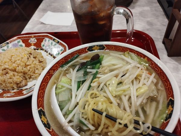 「ランチB(野菜タンメン+半チャーハン+ドリンク)(600)」@中華食堂 一番館 川崎店の写真