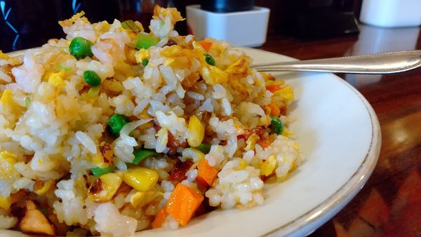 「#八鮮五目炒飯 #大盛 #800円 #半らーめん #200円」@八鮮食堂の写真