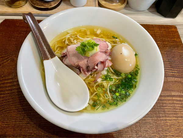 「鶏と水(塩)+味玉」@つくばらーめん 鬼者語 -オニモノガタリ-の写真