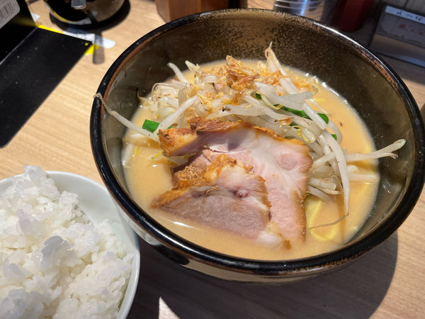 「味噌ラーメン + ライス(サービス)」@花木流味噌 三鷹店の写真