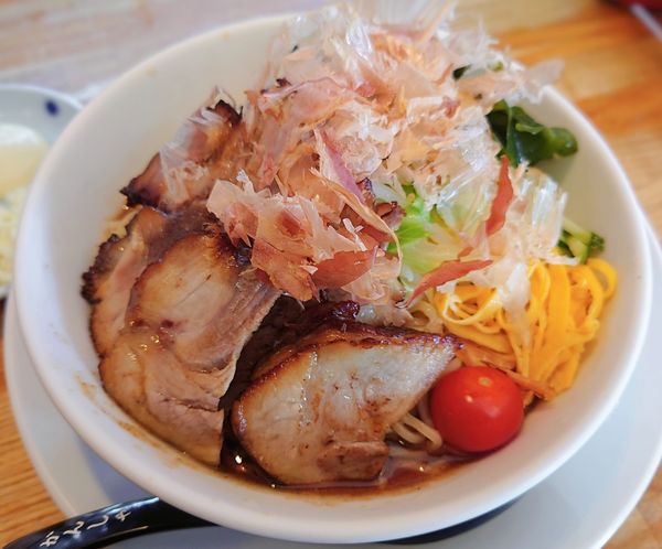 「肉盛り冷やし中華【期間·数量限定】」@二代目 白神の写真