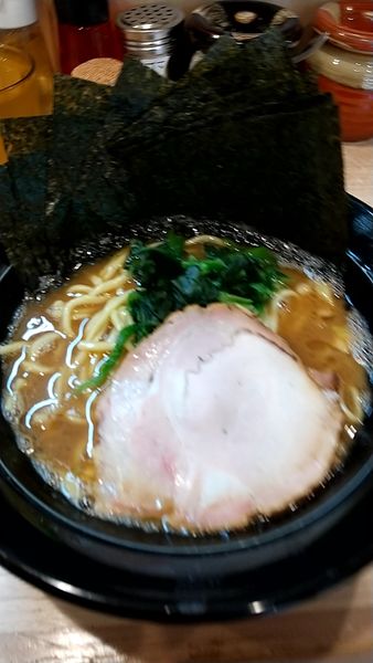 「醤油ラーメン　硬め　多め　海苔まし」@横浜家系ラーメン 麺屋いぶすけの写真