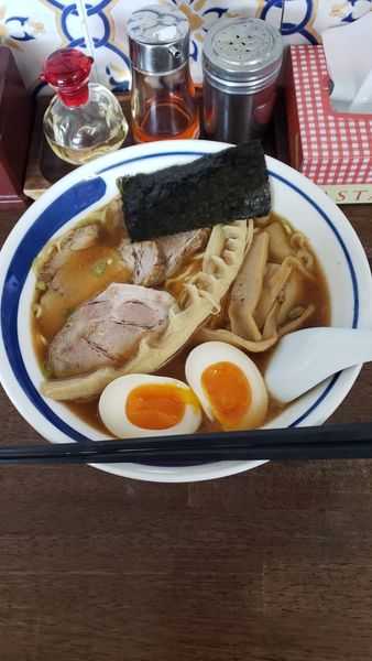 「うさぎやラーメン(中盛)1,000円」@らーめん うさぎやの写真