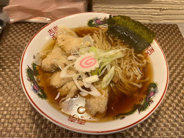 「ワンタン麺」@ラーメン ハナレの写真