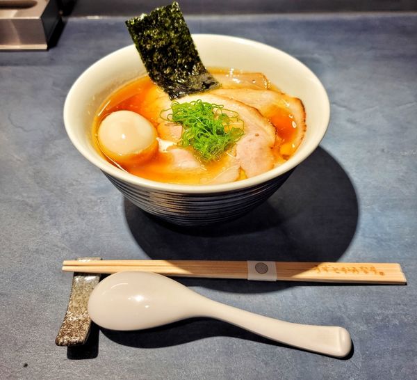 「全部乗せ醤油RAMEN」@うずとかみなりの写真