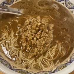 揚州濃厚醤油ラーメン