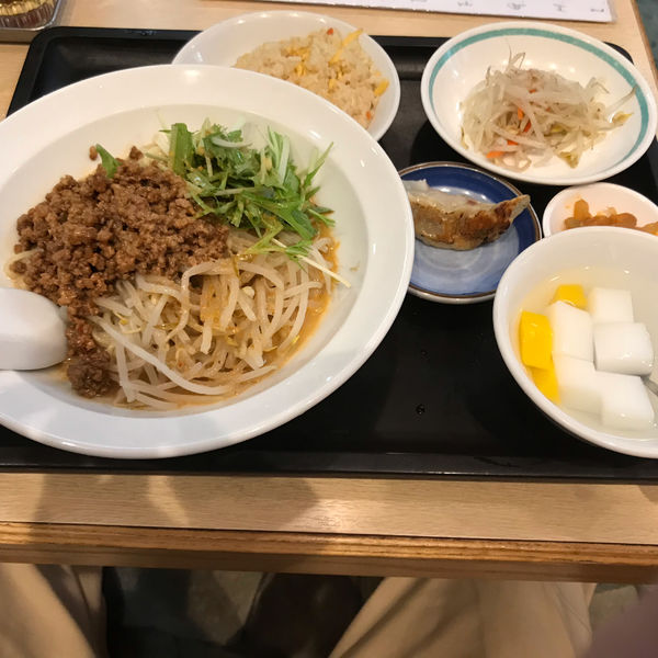 「冷やし担々麺と半炒飯」@欣来 四川料理の写真