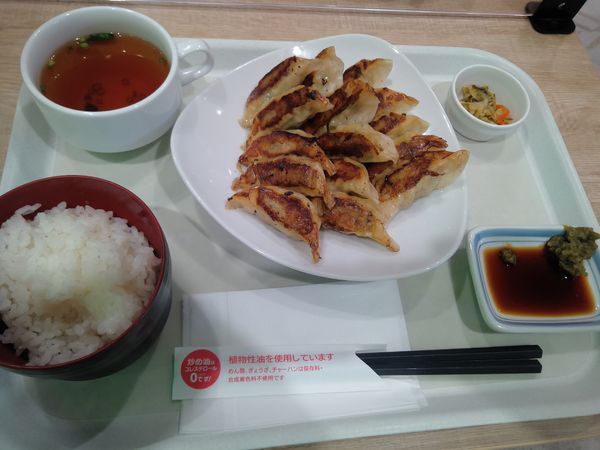 「ぎょうざ15個定食　６８０円」@リンガーハット アリオ西新井店の写真