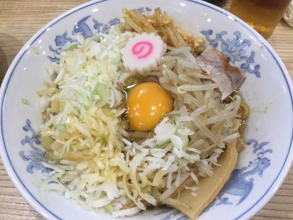 「油そば+ネギ増し+生卵(¥600+50+50)+etc.」@らーめん 高尾の写真