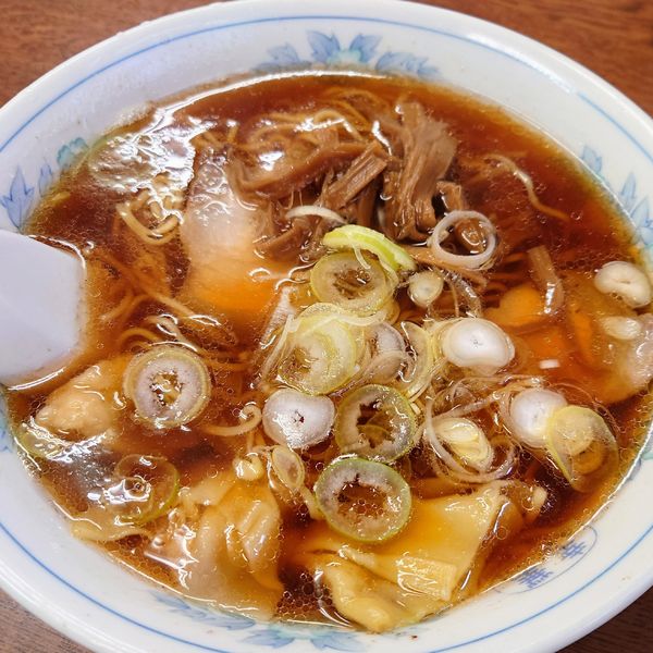 「中華そば 中太ちぢれ麺 1000円」@自家製麺 ロビンソンの写真