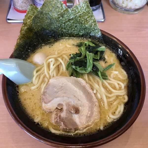 「醤油ラーメン(790¥)」@横濱家系ラーメン たくみ家 水戸南店の写真