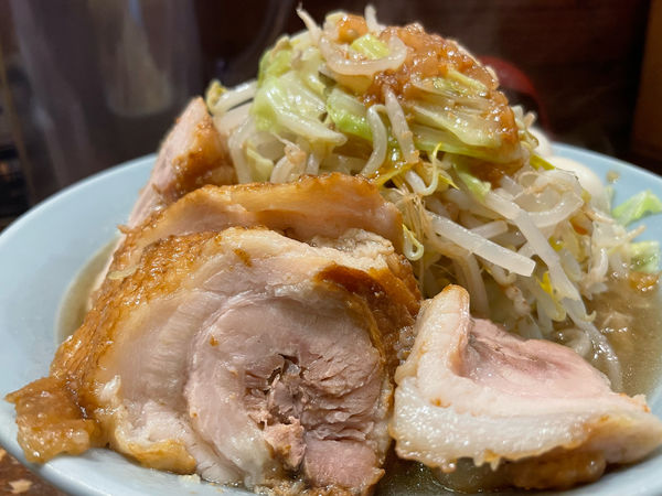 「小ラーメン豚マシうずら」@立川マシマシの写真