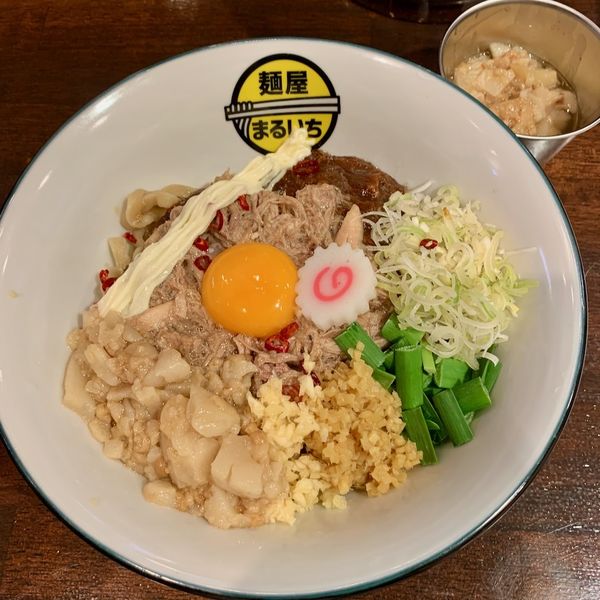 汁なしカレー（ニンニク少し、アブラ、マヨ）＋背脂