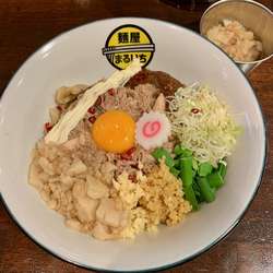 汁なしカレー(ニンニク少し、アブラ、マヨ)+背脂