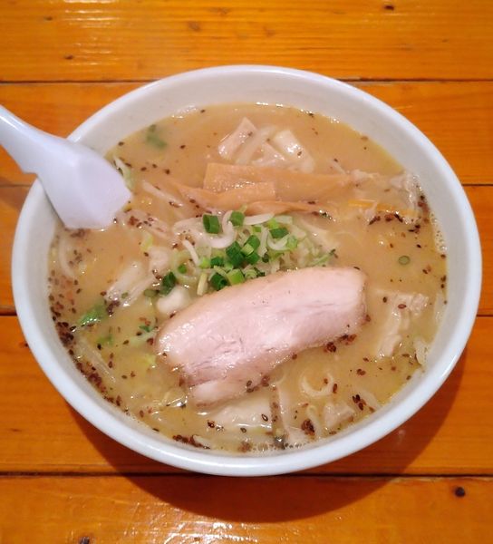 「味噌ホルモンラーメン 990円」@ラーメンだるま亭の写真