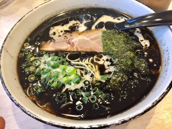 「黒博多ラーメン【750円】」@博多ラーメン 長浜や 府中店の写真