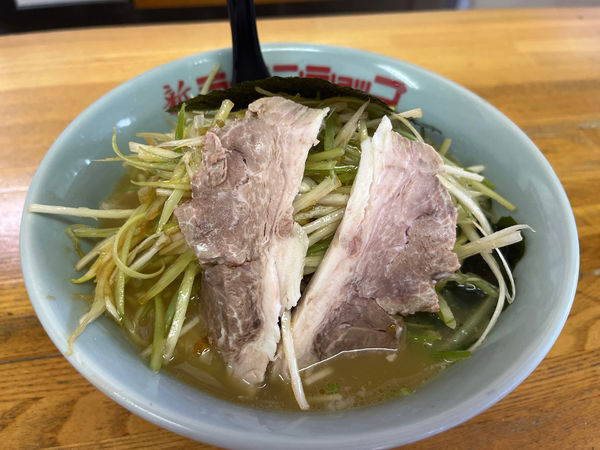 「ネギラーメン　麺硬め」@新ラーメンショップ 堀兼店の写真