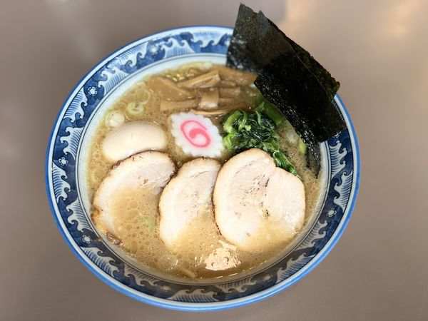 「特製らーめん（並盛)900円」@麺彩房 中野本店の写真