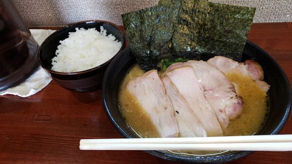 「チャーシューメンとライス🍚」@横浜家系らーめん 天王家 寒川総本店の写真