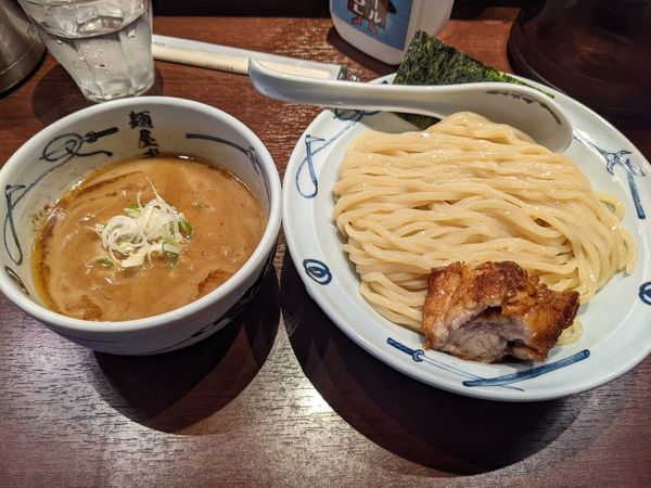 「濃厚つけ麺950円　並180㌘」@創始麺屋武蔵の写真