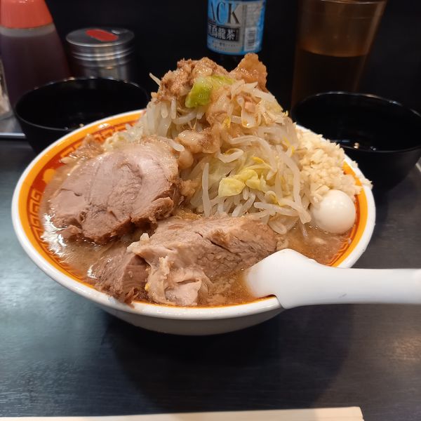 「ラーメン(豚１枚)￥850＋生玉子￥50」@えどもんどの写真