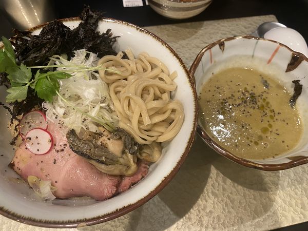 「牡蠣ポタつけ麺1350」@麺屋さすけ 本店の写真