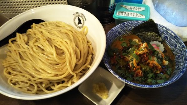 「【限定】秩父味噌つけ麺大葉Ver特盛(辣油大葉マシ)➕大蒜」@狼煙 東大宮店の写真