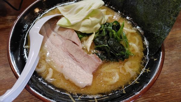 「豚骨醤油らあめん　脂多め」@らあめん 寸八 総本店の写真