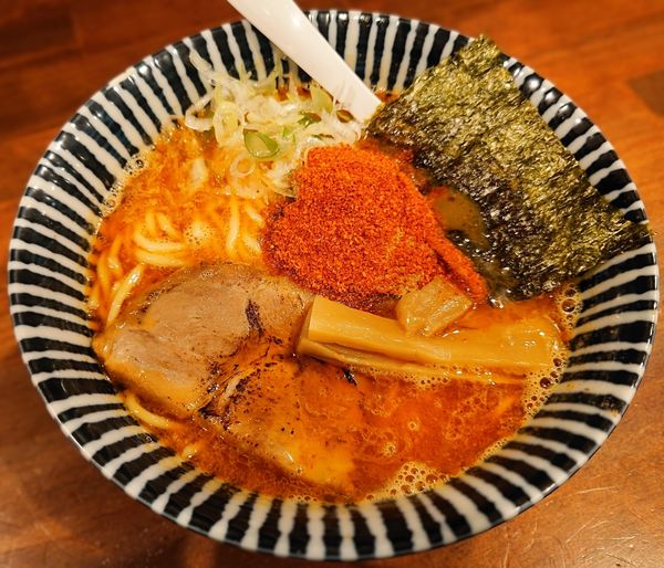 「辛辛ラーメン」@つけ麺 魚雷 安政町店の写真