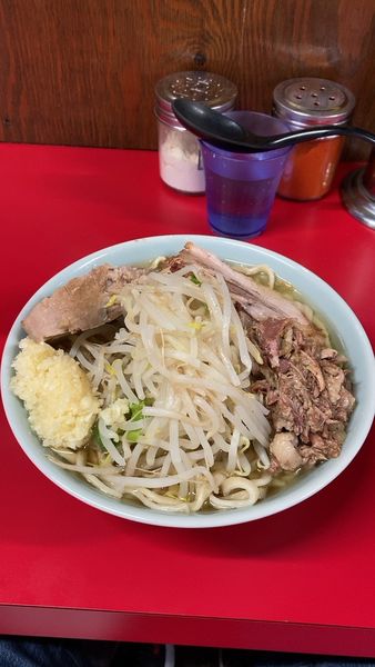 「ラーメン小　800円　麺半分　ニンニクマシ」@ラーメン二郎 新潟店の写真
