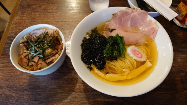 「淡麗塩ラーメン 800円 + ネギ焼豚丼 310円」@麺屋 真心の写真