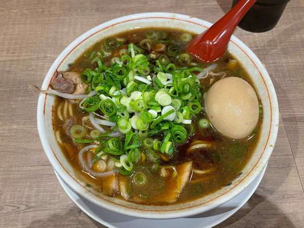 「中華そば並　煮卵入り」@新福菜館 天王寺ミオ店の写真