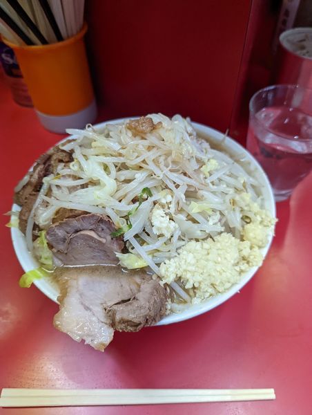 「豚入りラーメン（全マシ）」@ラーメン二郎 三田本店の写真
