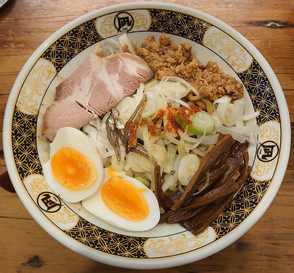 「煮干し油そば特製(980円)」@ラーメン凪 大宮店の写真