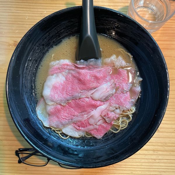 「チャーギュウ麺（黒醤油）」@ラーメン 道玄の写真