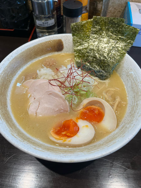 「特製濃厚鷄そば(塩)」@ラーメン虎珀 小矢部店の写真