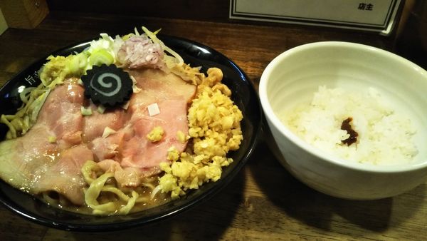 「【限定】味噌パンチラーメン(ライス付き)➕大蒜」@旨辛味噌らーめん ぼんずの写真