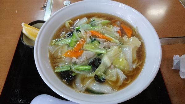 「野菜あんかけラーメン+ドリンク900円」@りんどうの写真