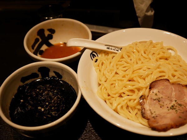 「つけ麺 茹で前700g」@麺屋武蔵 武骨相傳の写真