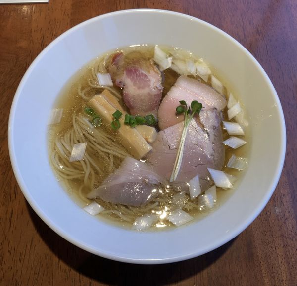 「白醤油ラーメン」@ラーメン ニュー松戸の写真