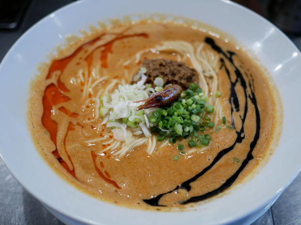 「海老寿久担々麺＋追いリゾ」@麺屋 愛心 TOKYO 町屋店の写真