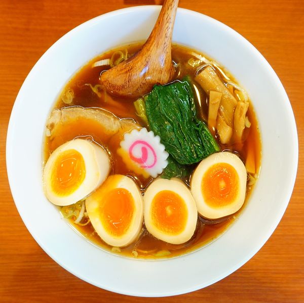 「味玉しょうゆラーメン＋味玉＋ほうれん草」@生姜醤油ラーメンふたごの写真
