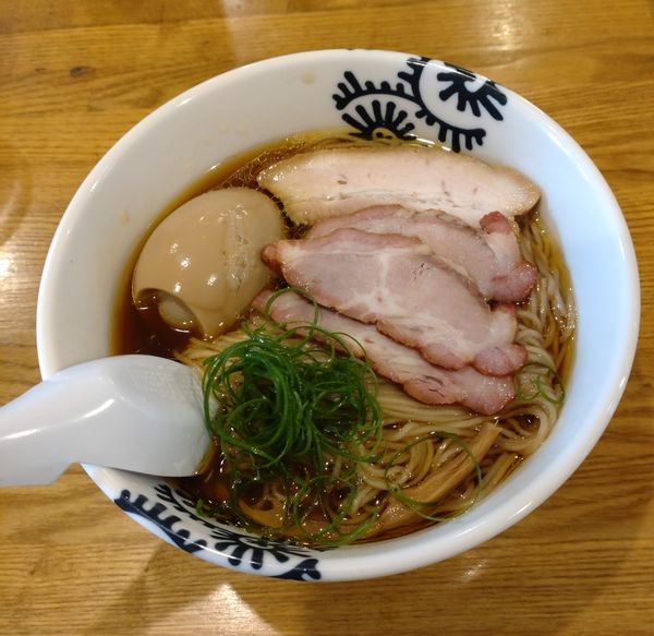 「中華そば醤油大盛　味玉」@ROOSTERの写真