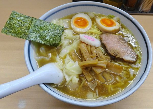 「わんたんめん玉子入り大盛り（1,050円）」@いつみ屋の写真