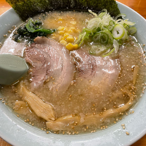 「塩ラーメン（半麺）690円 半ライス」@ラーメンショップ 足利50号店の写真