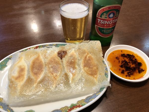 「餃子330青島ビール572」@你好 恵馨閣本店の写真